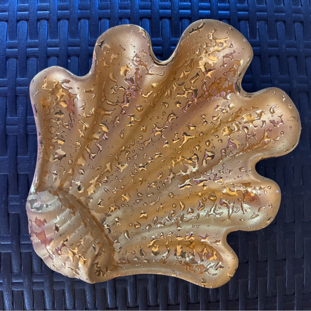 Vintage Mid Century Modern (MCM) Weeping Gold Clam Shell Dish